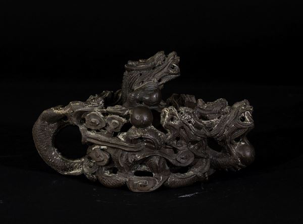 Rara teiera Yixing con coperchio e figure di draghi a rilievo, Cina, Dinastia Qing, XIX secolo