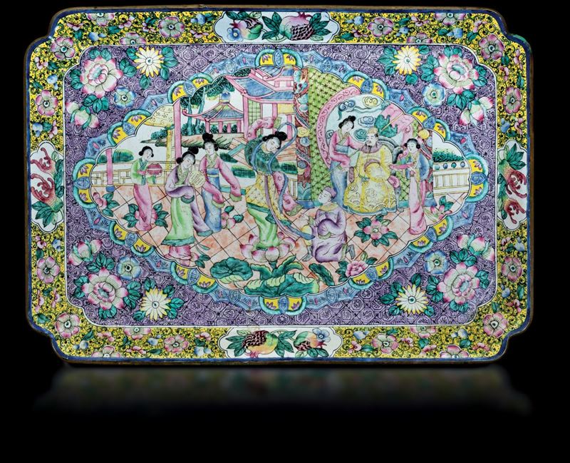 An enamelled tray, China, Qing Dynasty, 1800s  - Auction Fine Chinese Works of Art - Cambi Casa d'Aste