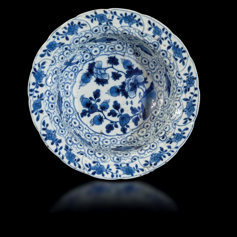 A porcelain bowl, China, Qing Dynasty  - Auction Fine Chinese Works of Art - Cambi Casa d'Aste