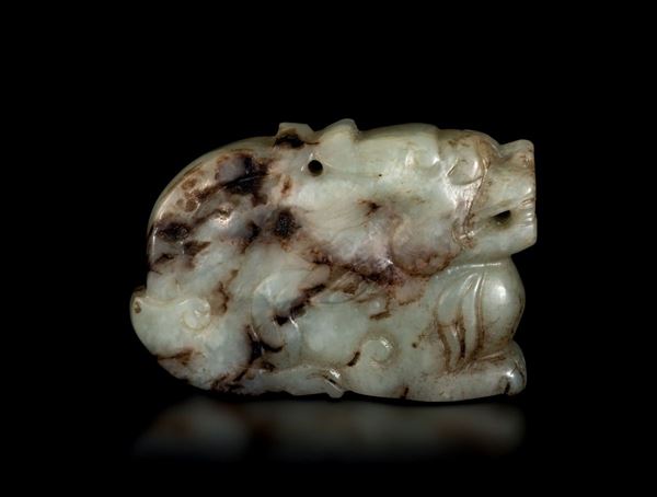 Figura di drago scolpita in giada e russet, Cina, Dinastia Ming, XVII secolo