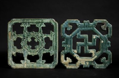 Coppia di Elementi in Grã¨s a Smalti Policromi con Decori Geometrici e Floreali, Cina, Dinastia M...