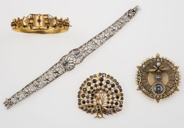 Group of silver and low carat gold jewellery