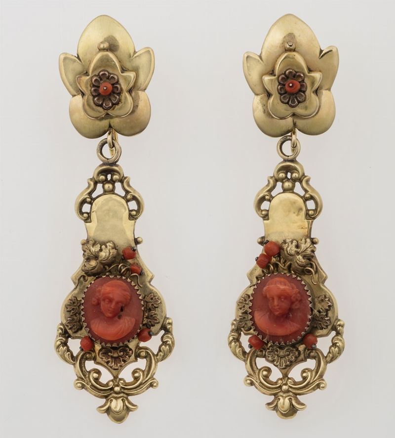 Pair of coral and gold earrings  - Auction Timed Auction Jewels - Cambi Casa d'Aste