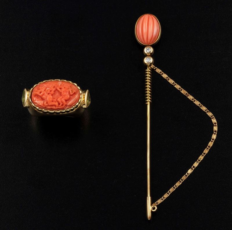 Carved coral and diamond tiepin  - Auction Fine Coral Jewels - I - Cambi Casa d'Aste