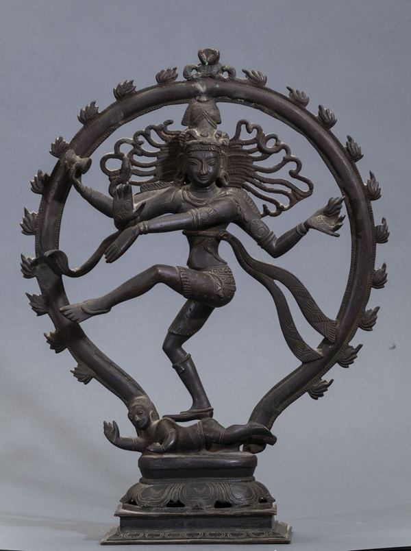 Scultura in bronzo raffigurante divinità danzante, India, XIX secolo