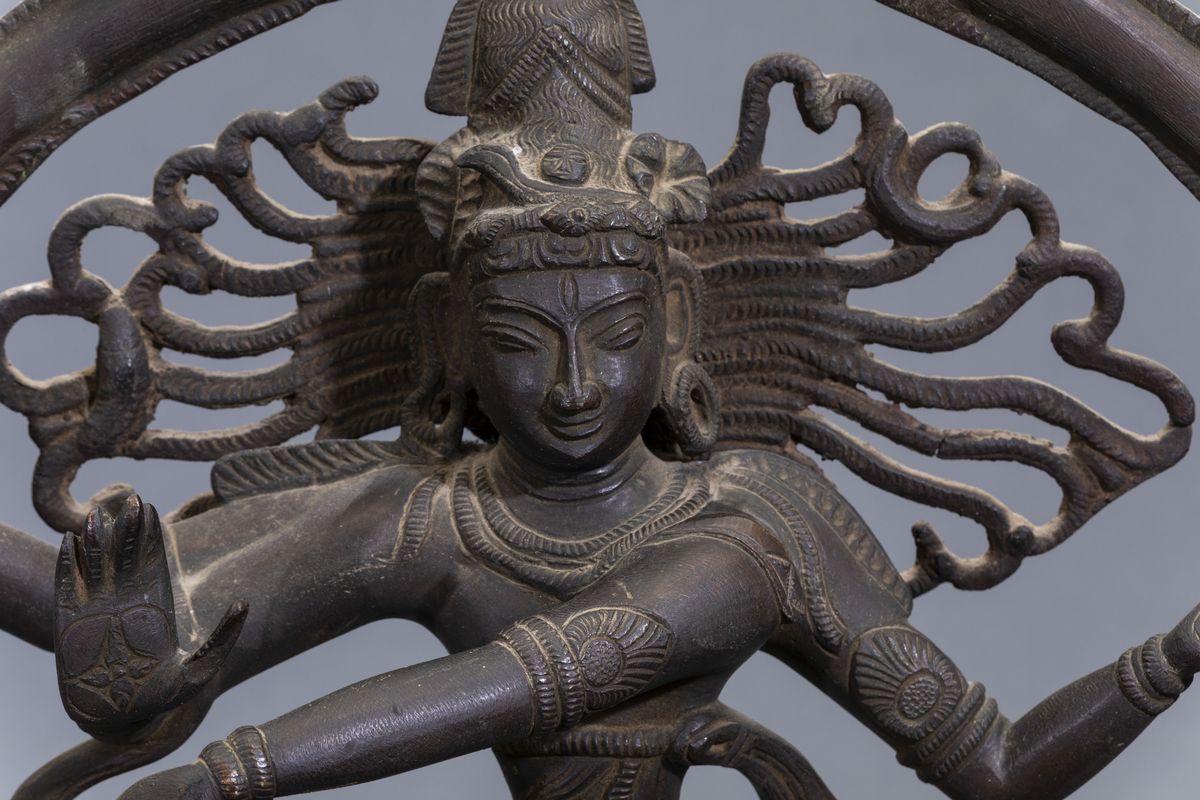 Scultura in Bronzo Raffigurante Divinitã Danzante, India, XIX Secolo
