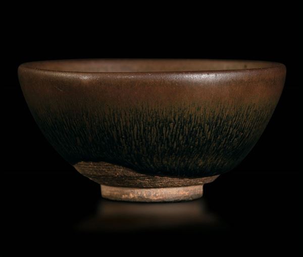 Piccola coppa Jun con striature sui toni del marrone e del nero, Cina, Dinastia Song (960-1279)