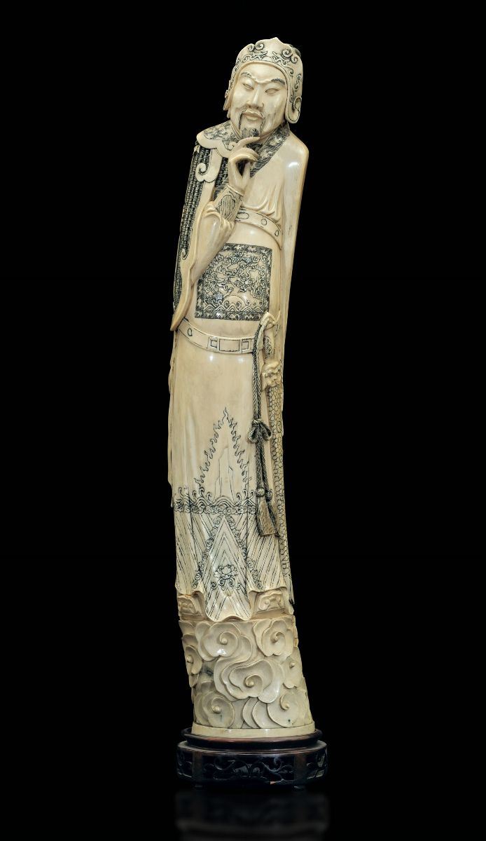 A large ivory figure, China, early 20th century  - Auction Fine Chinese Works of Art - Cambi Casa d'Aste