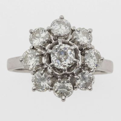 Anello con Diamante Centrale di Vecchio Taglio e Diamanti Taglio Brillante a Contorno