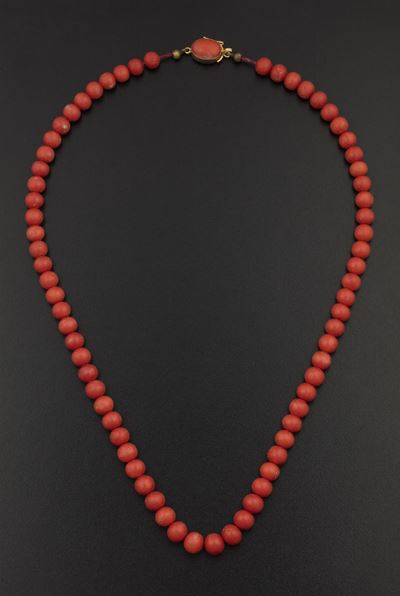 Girocollo con Boules di Corallo