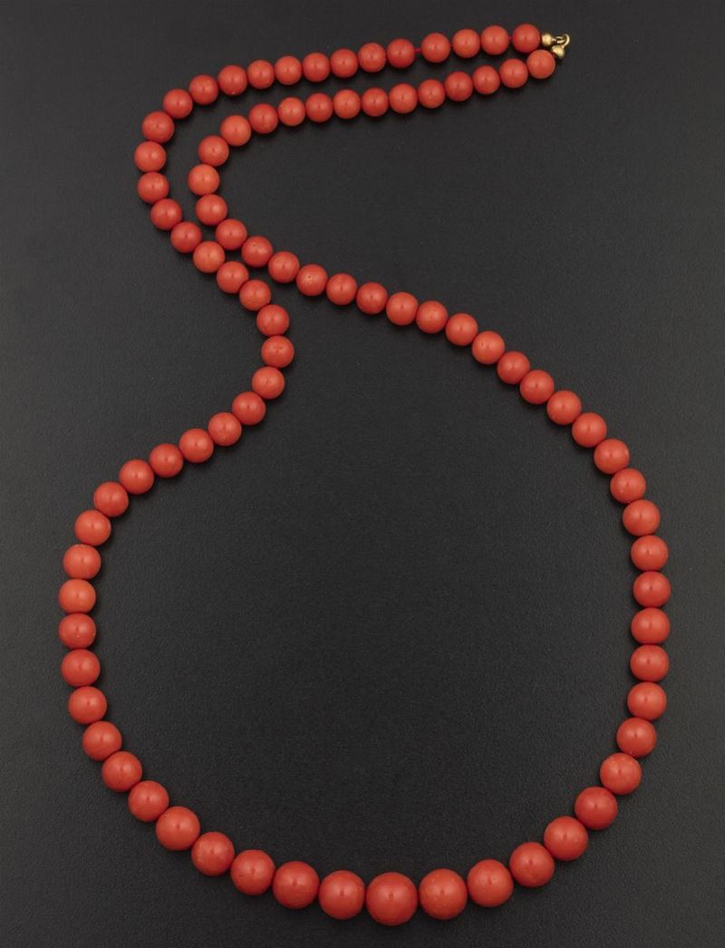 Graduated coral beads necklace  - Auction Fine Coral Jewels - I - Cambi Casa d'Aste