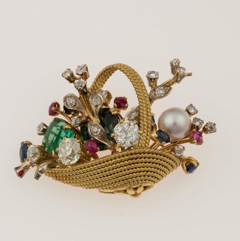 Spilla Cestino di fiori con diamanti, rubini, zaffiri, smeraldi e perla  - Asta Fine Jewels - II - Cambi Casa d'Aste