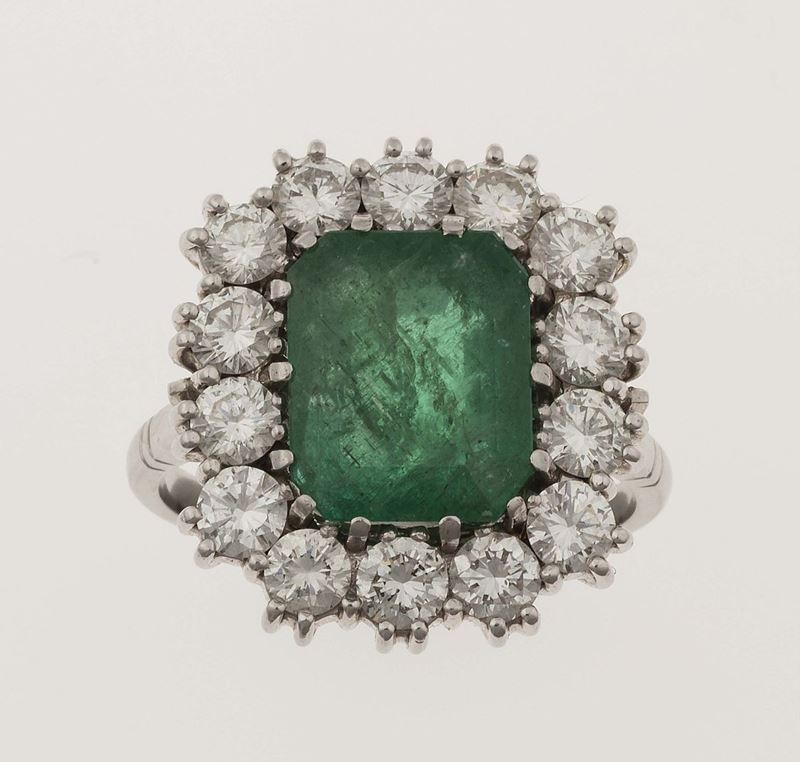 Emerald and diamond cluster ring  - Auction Fine Jewels - II - Cambi Casa d'Aste