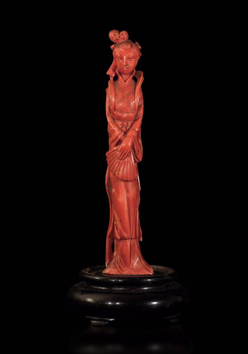 A carved coral figurine, China, early 1900s  - Auction Fine Chinese Works of Art - Cambi Casa d'Aste