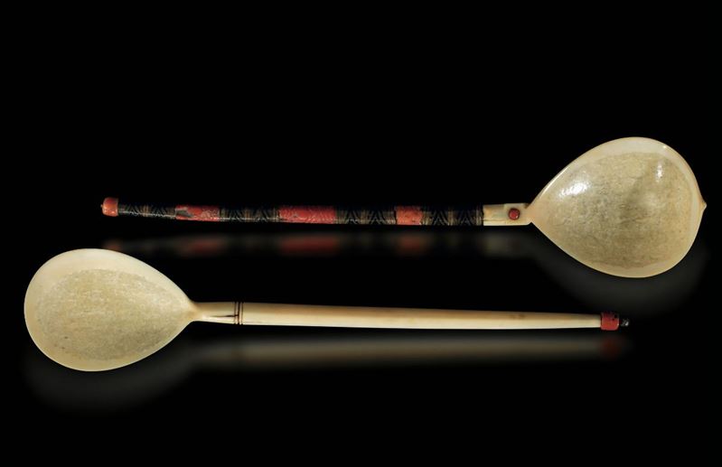 Coppia di cucchiai in avorio, Turchia, inizi XX secolo  - Asta Fine Chinese Works of Art - Cambi Casa d'Aste