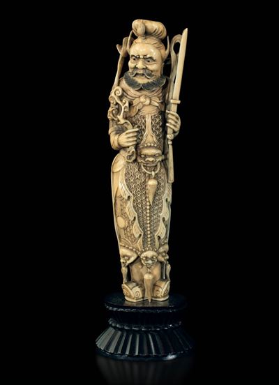 Figura di Guandi Scolpito in Avorio, Cina, Dinastia Qing, Epoca Qianlong (1736-1796)