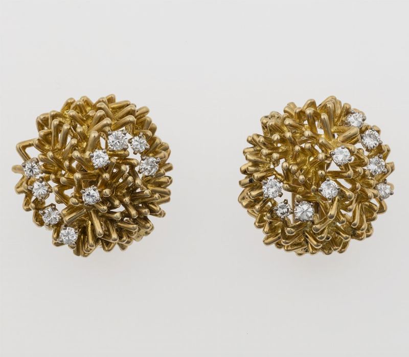 Pair of diamond and gold earrings  - Auction Timed Auction Jewels - Cambi Casa d'Aste