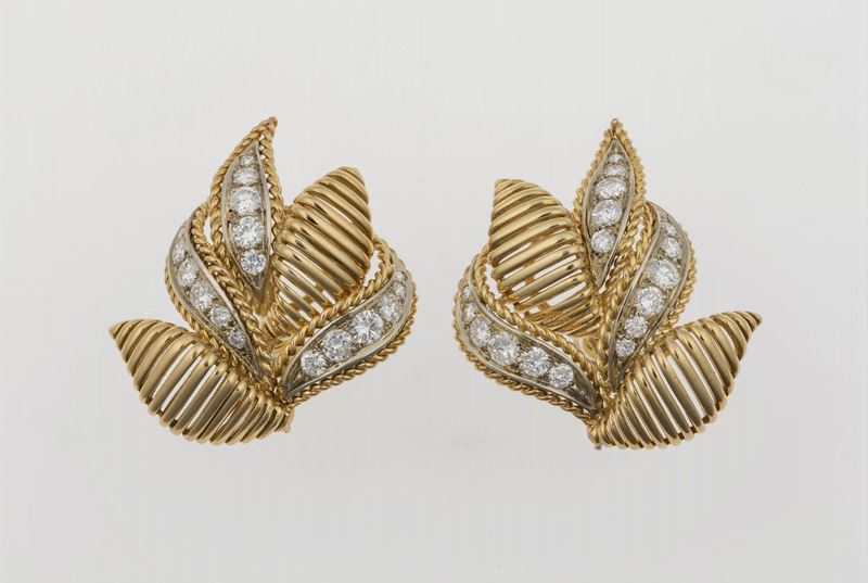 Pair of gold and diamond earrings  - Auction Fine Jewels  - Cambi Casa d'Aste