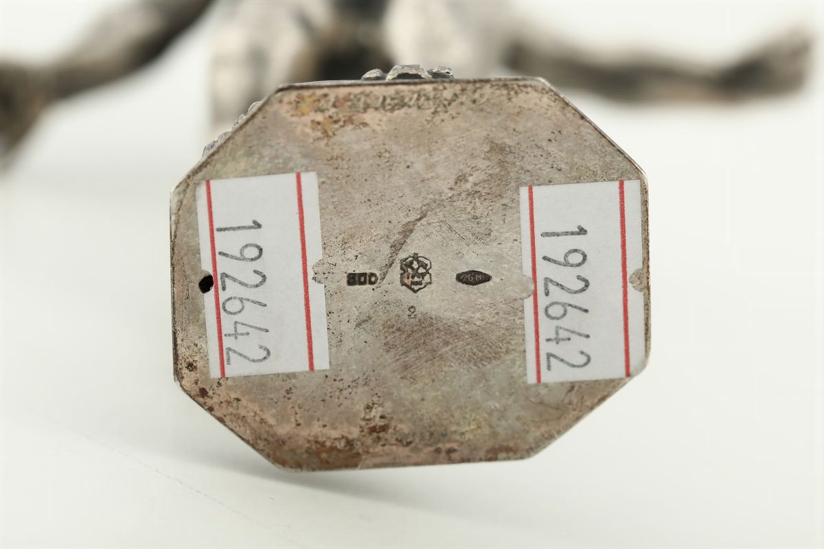 Lampada per Hanukah in Argento Sbalzato e Cesellato Argenteria Ebraica Europea del XX Secolo (app...