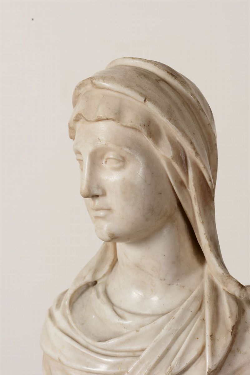 Busto di Vestale in Marmo Bianco. Scultore Barocco Italiano del XVII Secolo