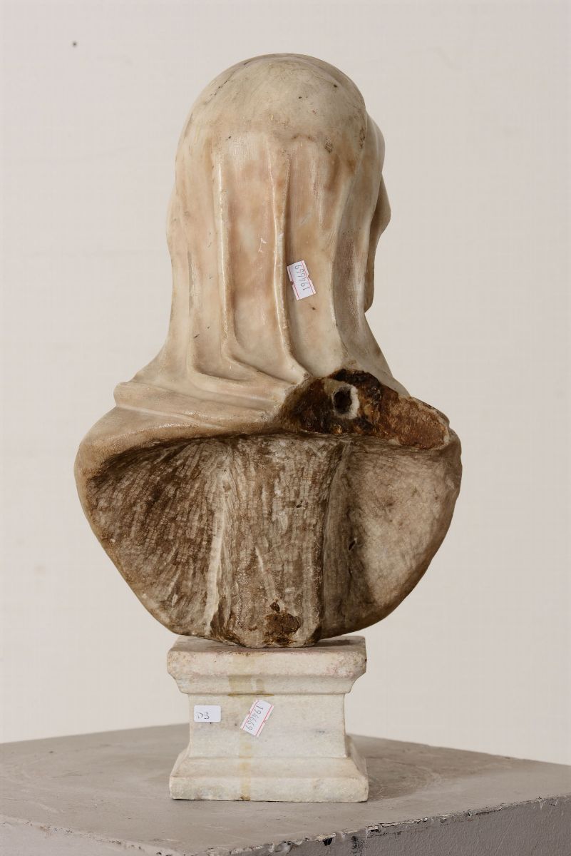 Busto di Vestale in Marmo Bianco. Scultore Barocco Italiano del XVII Secolo