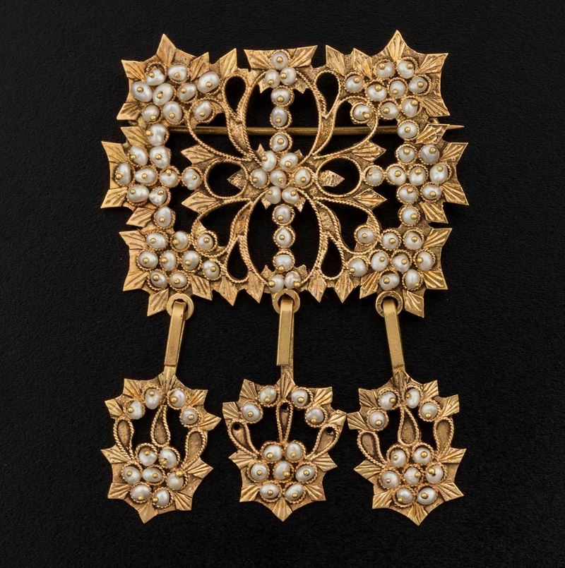 Seed pearls and gold brooch  - Auction Fine Coral Jewels - I - Cambi Casa d'Aste