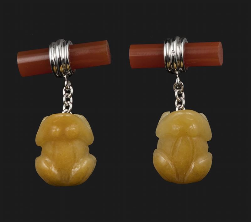 Pair of jade, cornelian and gold cufflinks  - Auction Fine Coral Jewels - I - Cambi Casa d'Aste