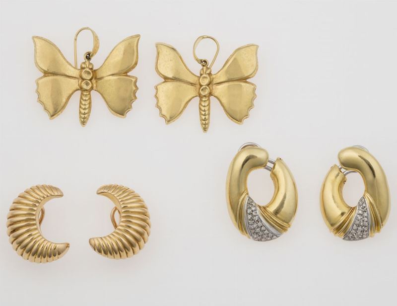 Three pair of gold and diamond earrings  - Auction Timed Auction Jewels - Cambi Casa d'Aste