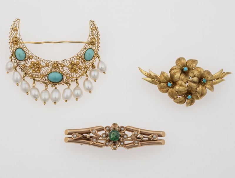 Three gold brooches  - Auction Timed Auction Jewels - Cambi Casa d'Aste