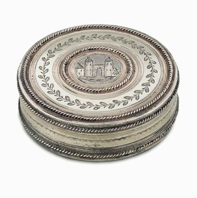 Tabacchiera in Argento Fuso, Sbalzato, Cesellato e Dorato Venezia Fine del XVIII Secolo, Bollo de...