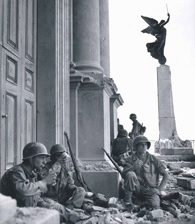 Robert Capa (1913-1954)