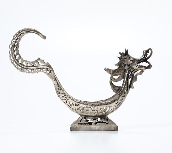 Incensiere in metallo a foggia di drago, Cina, XX secolo