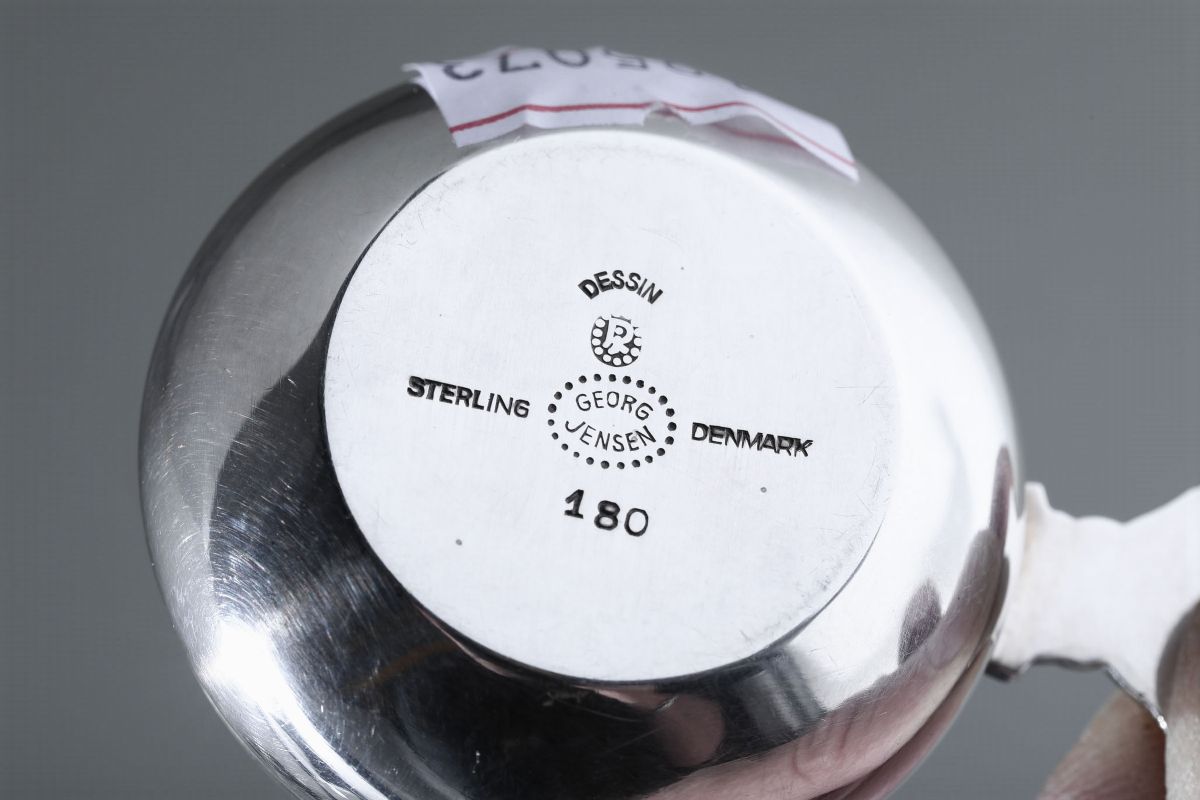 Importante Servito da Tavola in Argento Sterling Fuso e Cesellato. Georg Jensen, Copenhagen Danim...