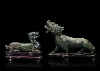 Coppia di Sculture a Foggia di Drago in Giada Verde, Cina, XX Secolo