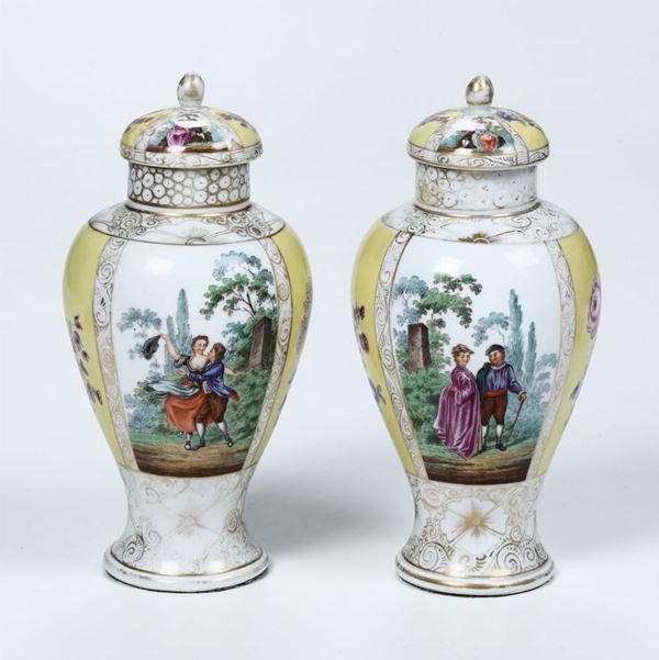 Coppia di vasi con coperchi Dresda, 1900 circa