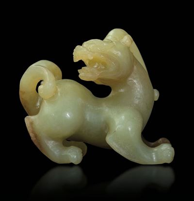 Figura di Drago Scolpita in Giada Gialla, Cina, Dinastia Qing, Epoca Qianlong (1736-1796)