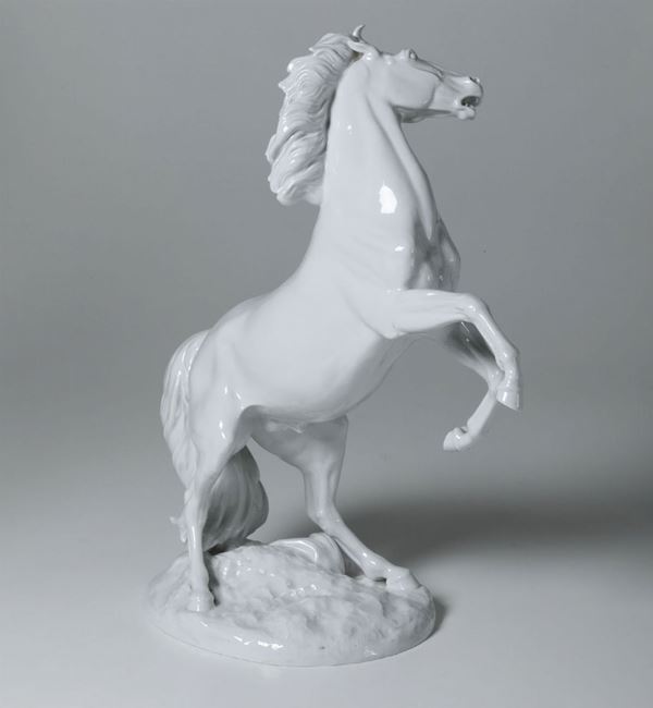 Scultura “Cavallo Maestoso” Meissen, 1949 circa Modello di Erich Oehme (1889-1970)