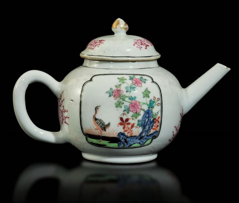 A porcelain teapot, China, Qing Dynasty  - Auction Fine Chinese Works of Art - Cambi Casa d'Aste