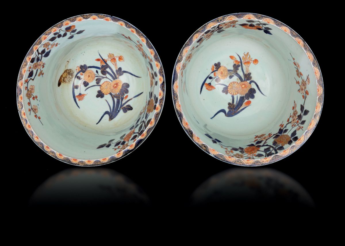 Coppia di Rarissimi Cachepots in Porcellana Arita con Decori Floreali, Giappone, Fine XVII Secolo