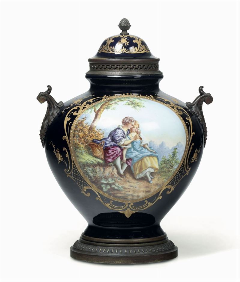 Vaso bruciaprofumi Francia, seconda metà del XIX secolo  - Asta Maioliche e Porcellane - Cambi Casa d'Aste