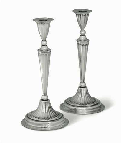 Coppia di Candelieri in Argento Sbalzato e Cesellato, Genova, Bollo della Torretta per L'anno 180...