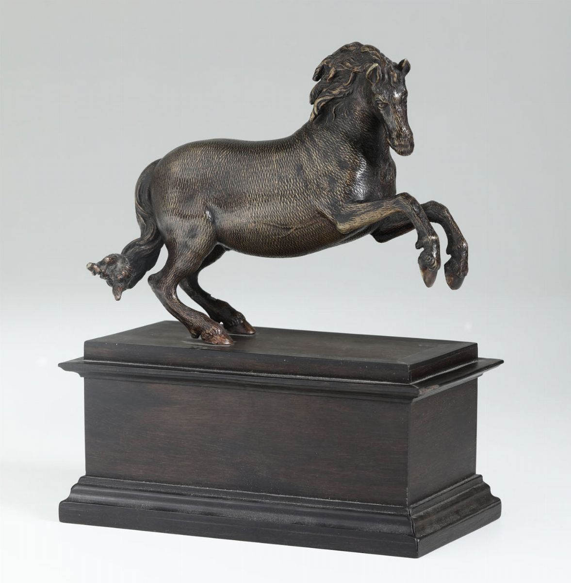 Cavallo che Si Impenna. Bronzo Fuso e Cesellato. Base a Plinto in Legno Ebanizzato. Fonditore Pro...