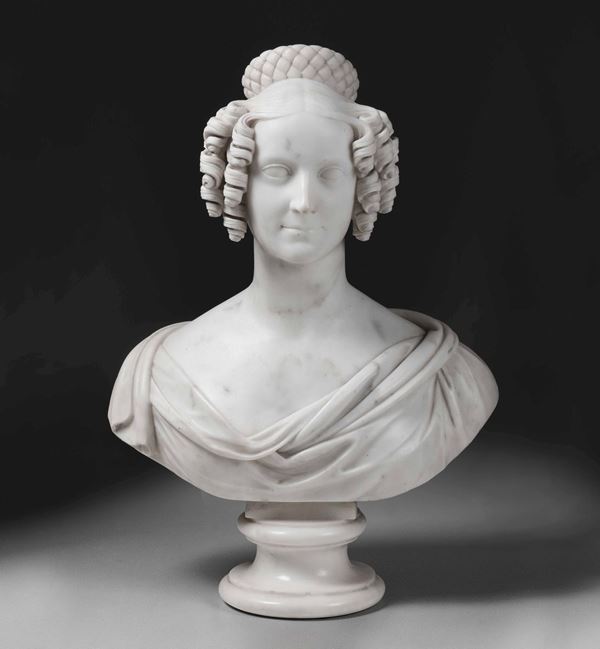 Busto di gentildonna in marmo bianco. Arte neoclassica italiana del XIX secolo. reca iscrizione scolpita sul verso: “F.Pozzi f. 1838”