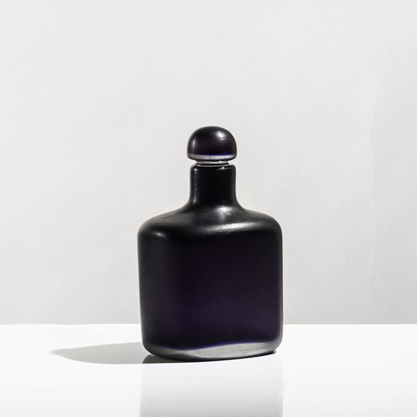 Paolo Venini (1895-1959) Venini, Murano Bottiglia serie Incisi, 1970 ca