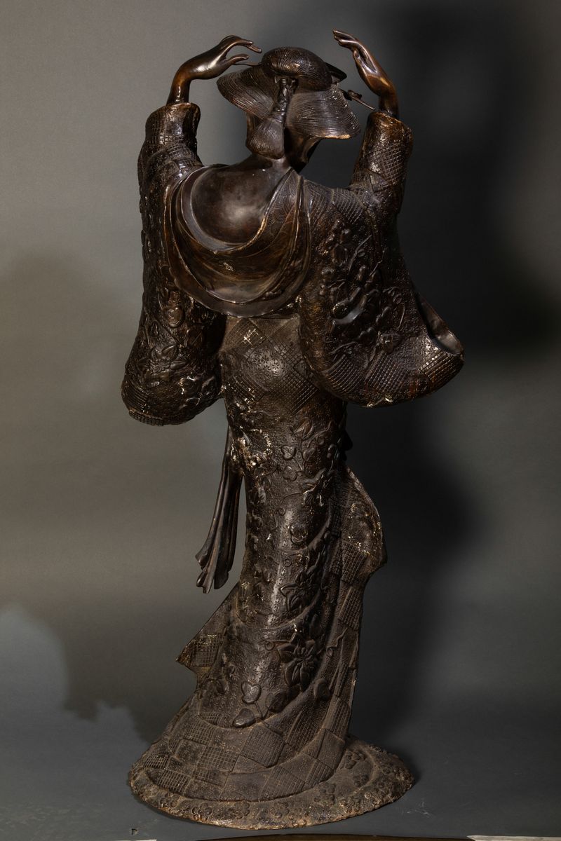 Grande Figura di Geisha in Bronzo, Giappone, XX Secolo