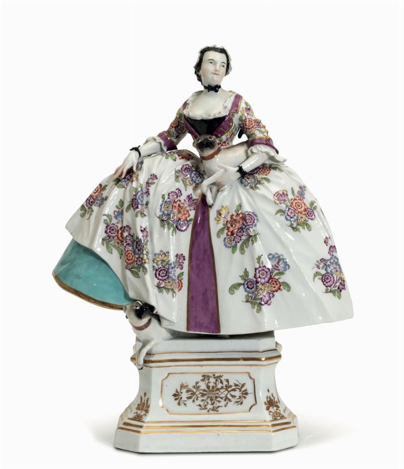 Figura “Krinolinen Dame mit zwei Möpsen” Meissen, 1740-1745 circa, decorazione verso il 1760 Modello di Johann Joachim Kaendler, 1744 circa  - Asta Maioliche e Porcellane - Cambi Casa d'Aste