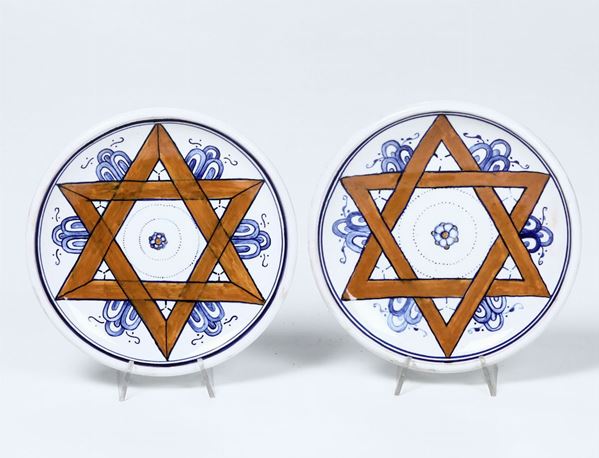 Coppia di piatti Faenza, Istituto Statale d’Arte per la Ceramica, dopo il 1945
