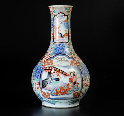 Vaso in Porcellana a Smalti Policromi con Scene di Vita Comune Entro Riserve e Decori Floreali, G...