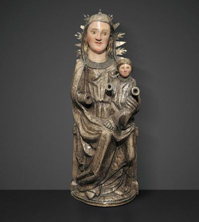 Madonna in Trono Col Bambino. Legno Rivestito in Lamina D'argento. Scultore di Ambito Iberico Pir...