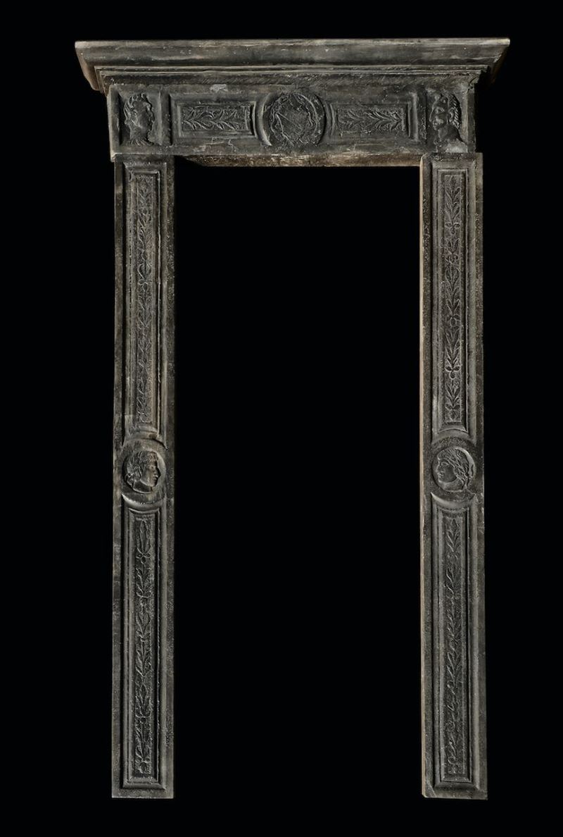 Portale in ardesia incisa, nello stile del XVI secolo  - Auction Timed Auction | Fine Art October - Cambi Casa d'Aste
